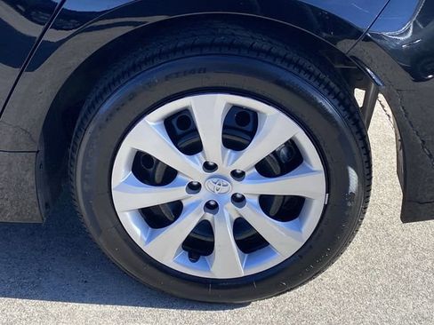 Used 2025 Toyota Corolla LE image 32