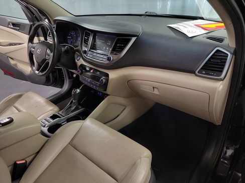 Used 2016 Hyundai Tucson Limited image 24