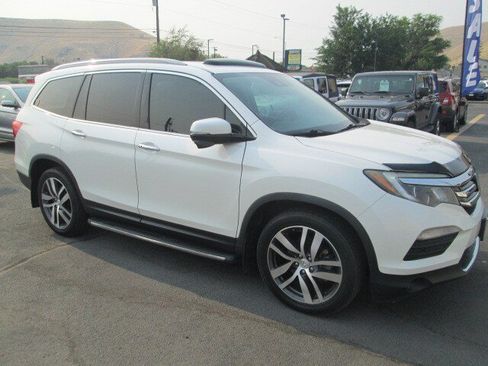 Used 2017 Honda Pilot Touring image 4