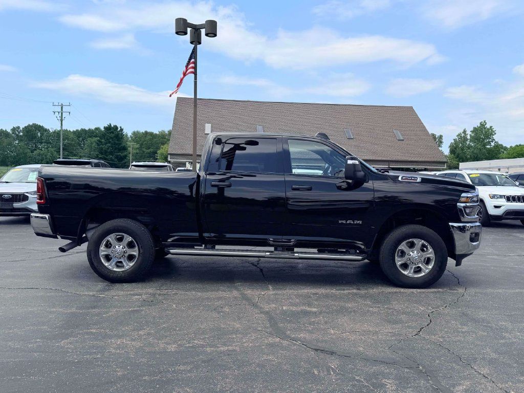 Used 2025 RAM 2500 Big Horn AWD/4WD image 7
