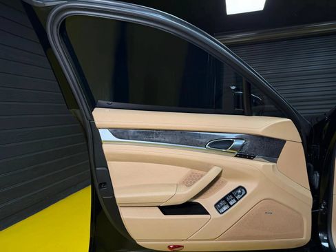 Used 2010 Porsche Panamera S RWD image 21