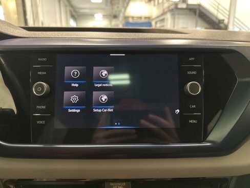 Used 2022 Volkswagen Taos SE image 22
