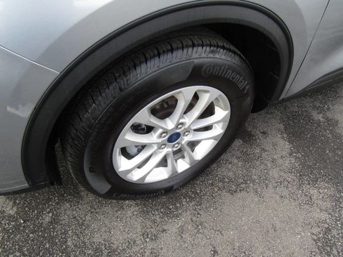 Used 2022 Ford Escape SE image 30