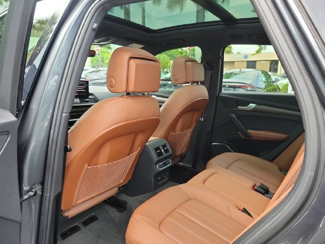 Used 2023 Audi Q5 2.0T Premium w/ Convenience Package AWD/4WD image 12