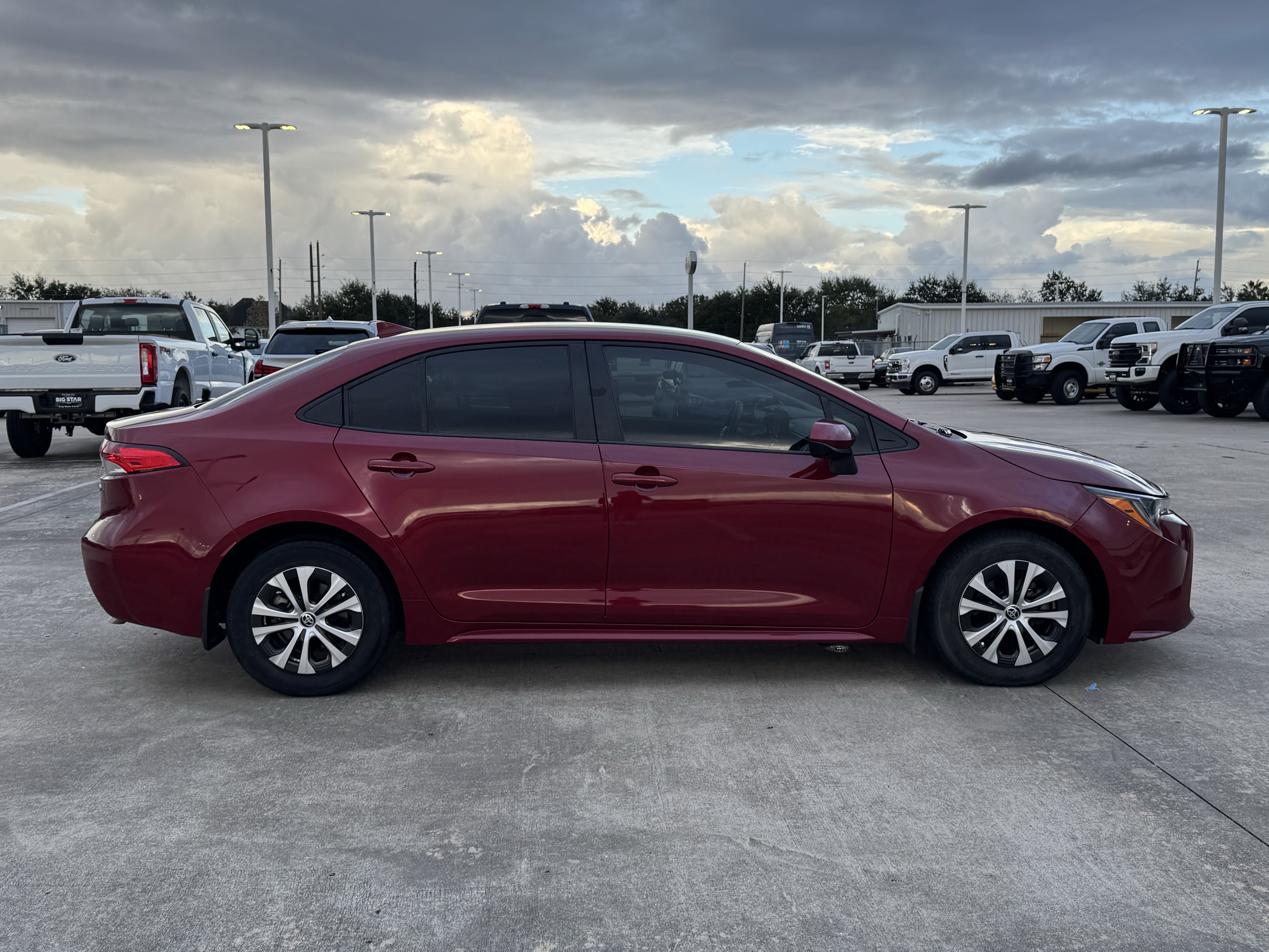 Used 2022 Toyota Corolla LE FWD image 6