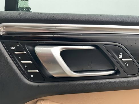 Used 2020 Porsche Macan image 18