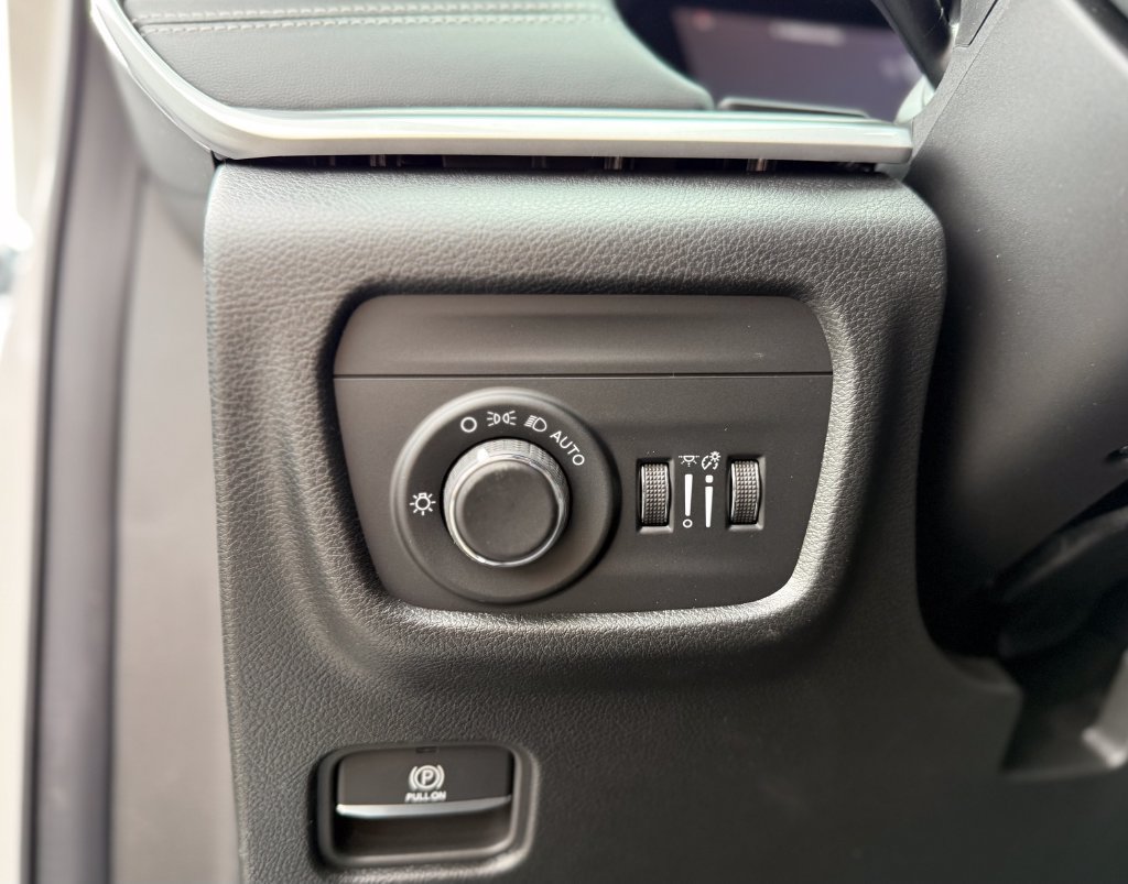 New 2026 Jeep Grand Cherokee Laredo X AWD/4WD image 22