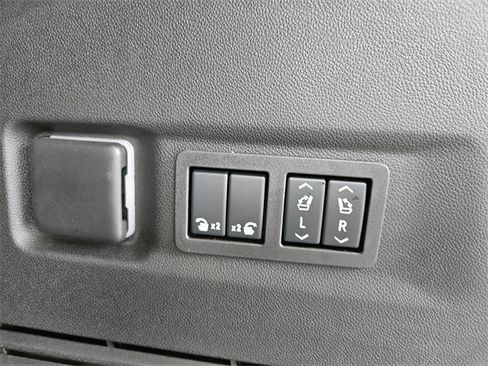 New 2026 GMC Yukon XL Denali w/ Sun & Power Step Package image 10