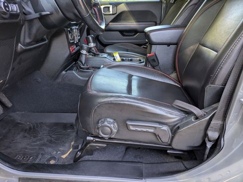 Used 2020 Jeep Gladiator Rubicon image 11