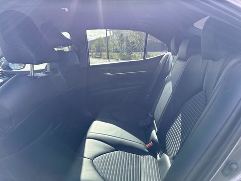 Used 2023 Toyota Camry SE FWD image 11