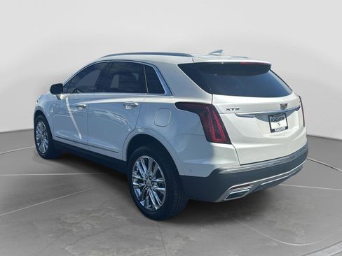 Used 2022 Cadillac XT5 Premium Luxury w/ Platinum Package FWD image 3