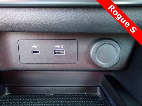 Used 2023 Nissan Rogue S image 26