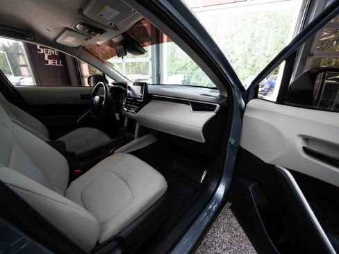 Used 2022 Toyota Corolla Cross L FWD image 26