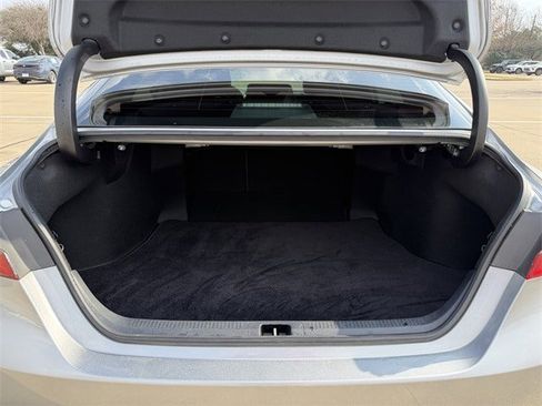 Used 2022 Toyota Camry SE image 29