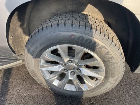 Certified 2021 Chevrolet Suburban Premier w/ Premium Package image 5