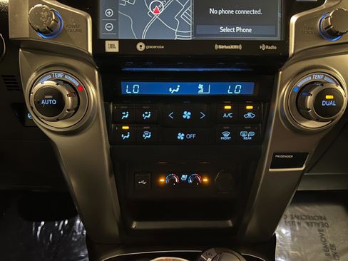 Used 2023 Toyota 4Runner Limited image 19