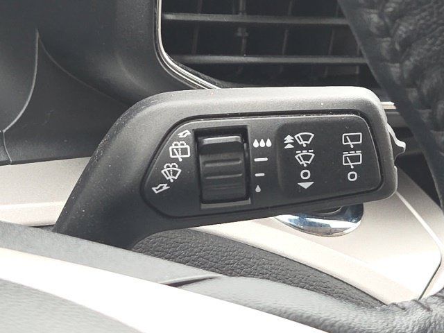 Used 2023 Ford Explorer XLT w/ Equipment Group 202A AWD/4WD image 44