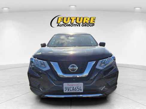 Used 2020 Nissan Rogue S FWD image 2