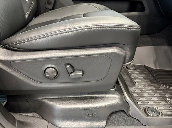 New 2026 RAM 1500 Rebel w/ Rebel Level 2 Equipment Group AWD/4WD image 30