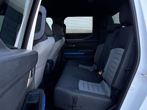 Used 2025 Toyota Tacoma TRD Off-Road image 11