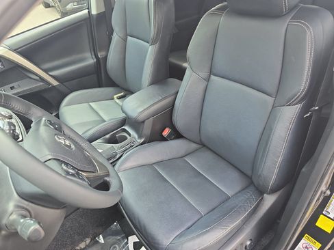 Used 2014 Toyota RAV4 Limited FWD image 14