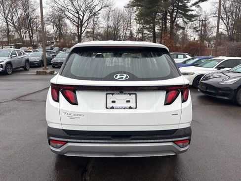 Certified 2025 Hyundai Tucson SE image 5