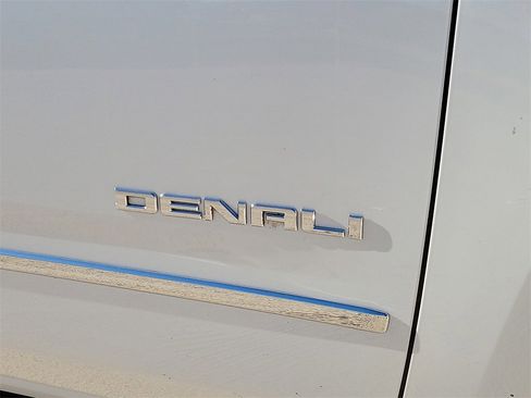 Used 2017 GMC Yukon XL Denali w/ Open Road Package image 13