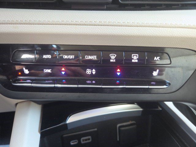 Used 2021 Buick Envision Essence FWD image 33