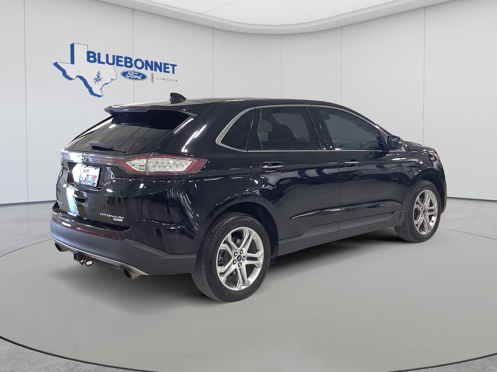 Used 2016 Ford Edge Titanium w/ Equipment Group 302A FWD image 4