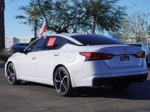 Certified 2025 Nissan Altima 2.5 SR image 3