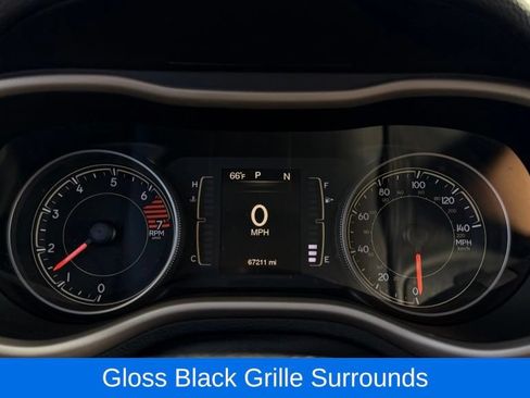 Used 2017 Jeep Cherokee Sport FWD image 12