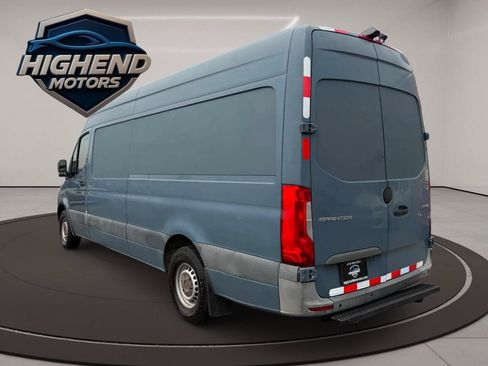 Used 2019 Mercedes-Benz Sprinter 170 image 4