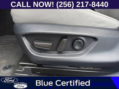 Used 2025 Toyota Camry SE FWD image 19