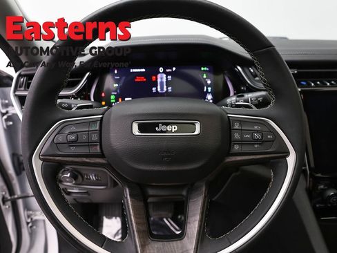 Used 2022 Jeep Grand Cherokee Limited 4xe w/ Luxury Tech Group II AWD/4WD image 10
