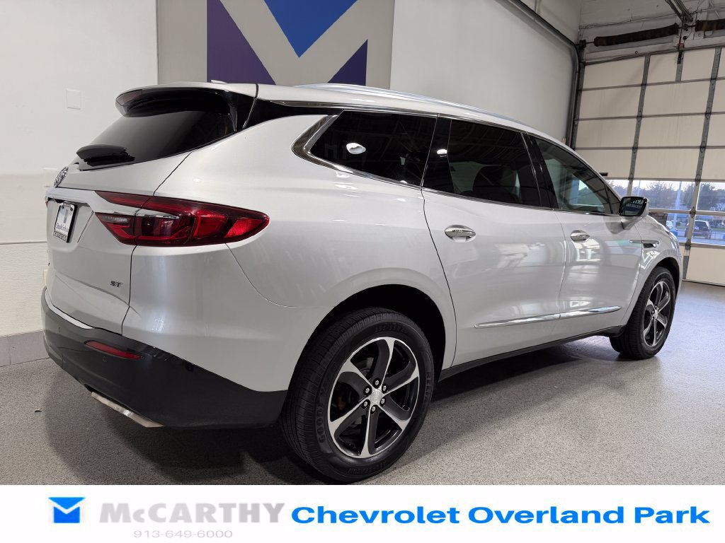 Used 2021 Buick Enclave Essence w/ Sport Touring Edition FWD image 5