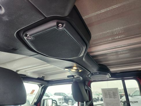 Used 2022 Jeep Gladiator Mojave w/ Cold Weather Group image 46