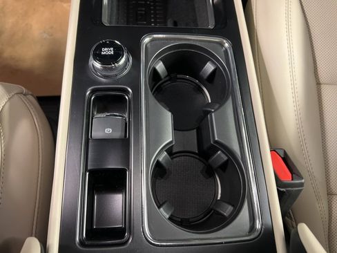 Used 2026 Lincoln Corsair Premiere image 17