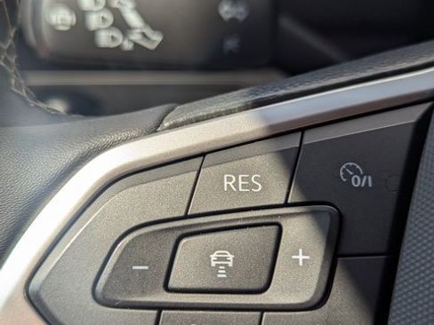 Used 2023 Volkswagen Tiguan S image 19