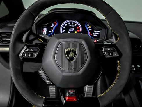 Used 2021 Lamborghini Huracan EVO RWD image 29