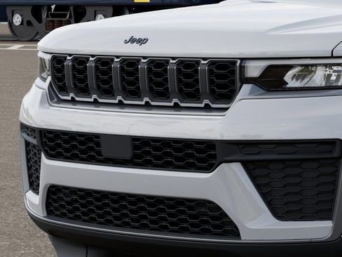 New 2026 Jeep Grand Cherokee Altitude RWD image 11