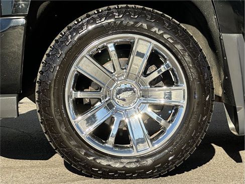 Used 2017 Chevrolet Silverado 1500 High Country image 29