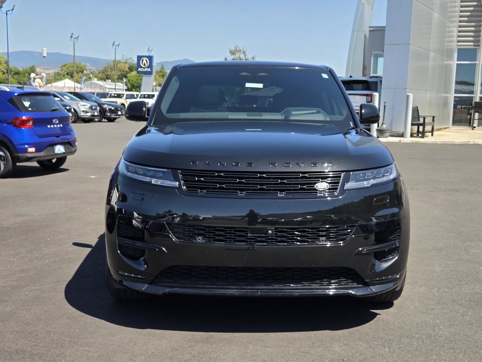 Used 2025 Land Rover Range Rover Sport Dynamic SE AWD/4WD image 2
