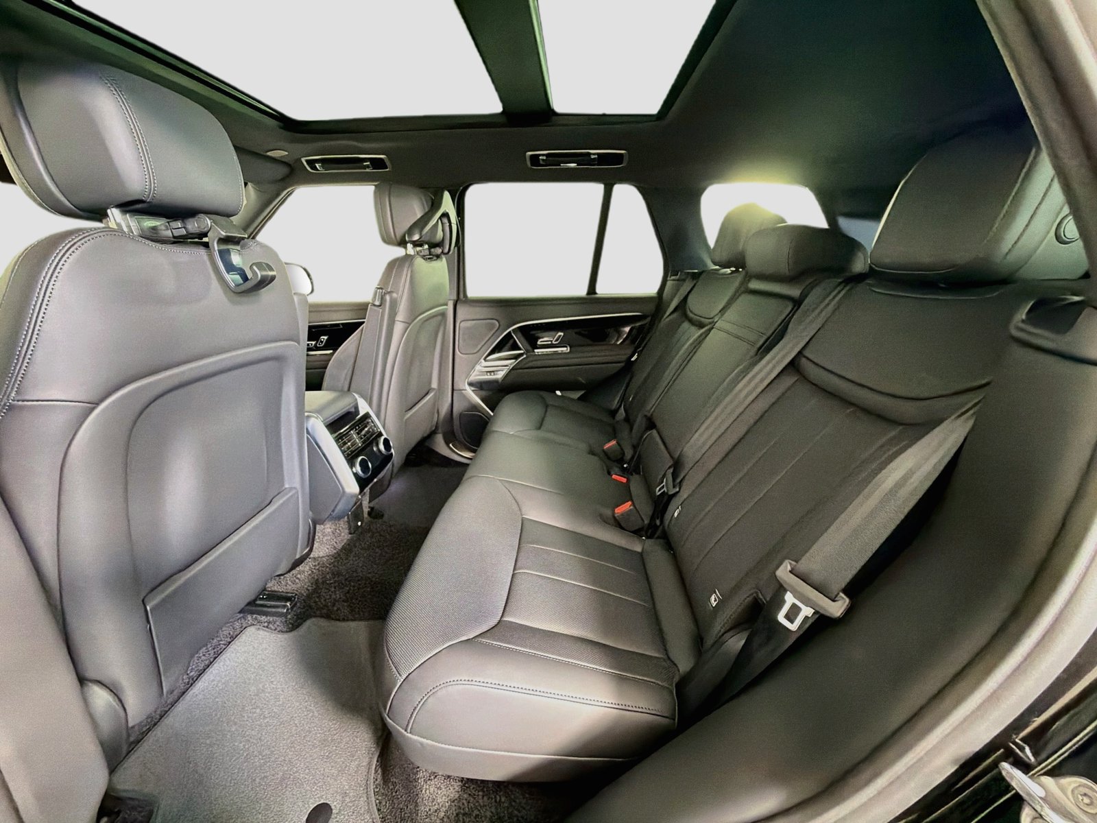 New 2026 Land Rover Range Rover SE AWD/4WD image 27