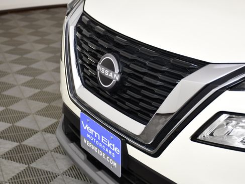 Used 2023 Nissan Rogue SV AWD/4WD image 11