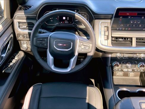 Used 2021 GMC Yukon SLT w/ Rear Media and Nav Package image 6