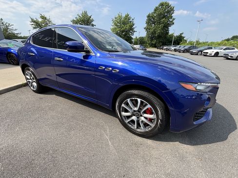 Used 2021 Maserati Levante S AWD/4WD image 9
