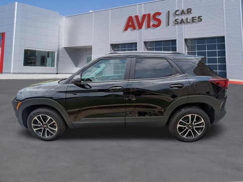 Used 2025 Chevrolet TrailBlazer LT AWD/4WD image 10