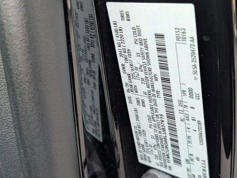 Used 2020 Ford Escape SE image 18