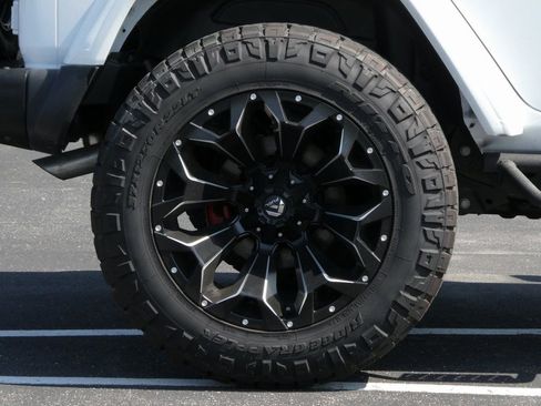Used 2024 Jeep Wrangler Unlimited Rubicon w/ XTREMEE 35" Tire Package image 26