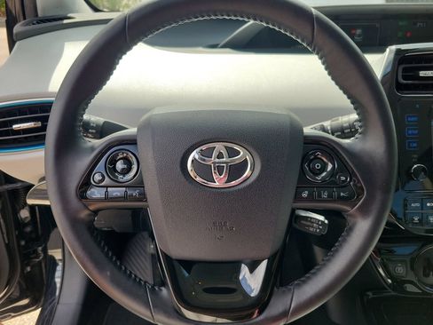 Used 2019 Toyota Prius XLE w/ Advanced Technology Package FWD image 18